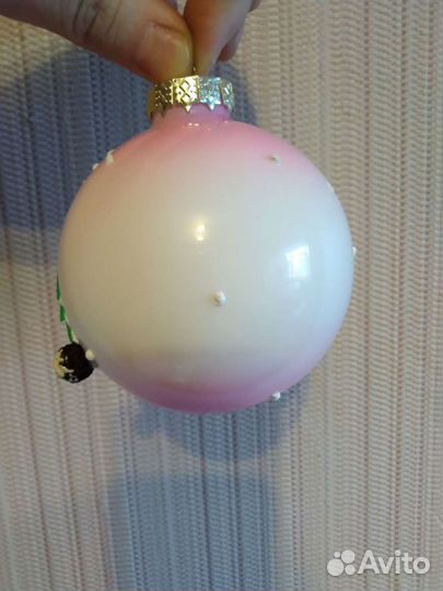 Игрушка на ёлку. Шар с зайцем