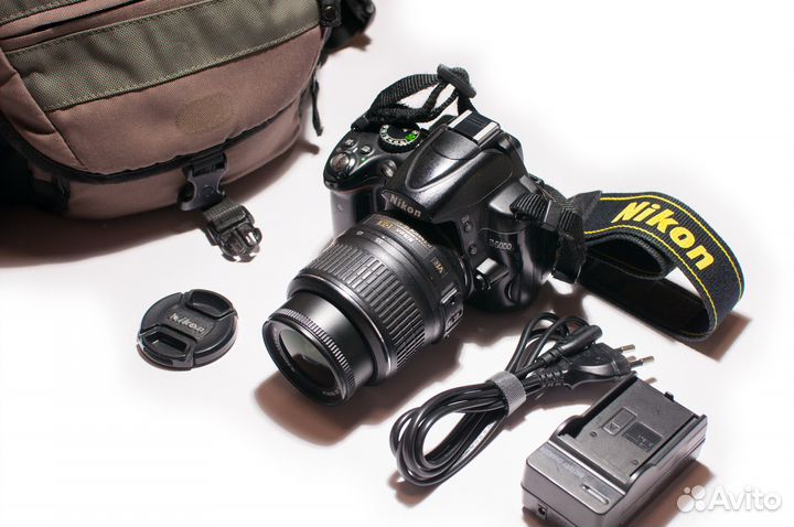 Nikon D5000 + 18-55 mm VR