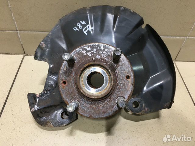 Кулак поворотный передний правый RIO 2005-2011