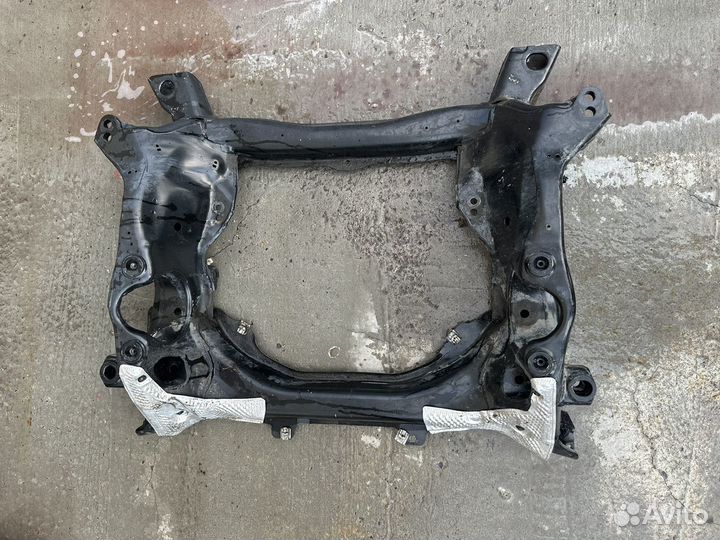 Передний подрамник Mercedes E W212 CLS W218