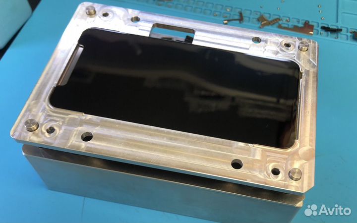 Замена стекла дисплейного модуля на iPhone