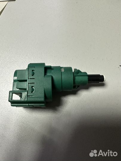 Датчик стоп-сигнала VAG оригинал новый