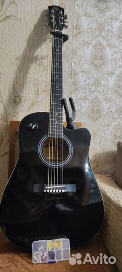 Акустическая гитара