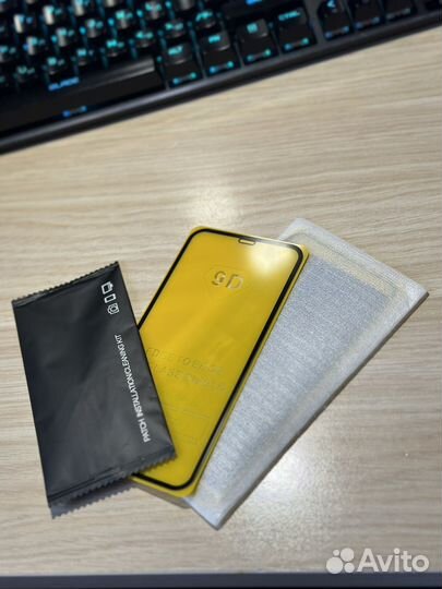 Защитное стекло на iPhone 11/XR