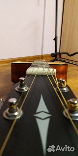 Акустическая гитара