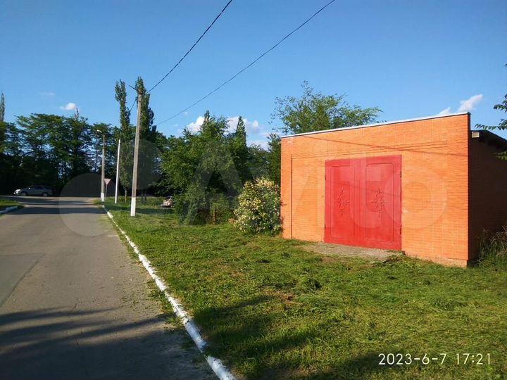 Гараж, > 30 м²