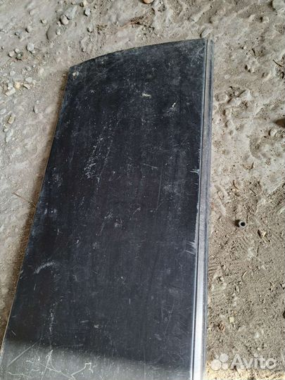 Молдинг передней левой двери на Mercedes W140