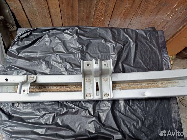 Усилитель бампера colt z25a