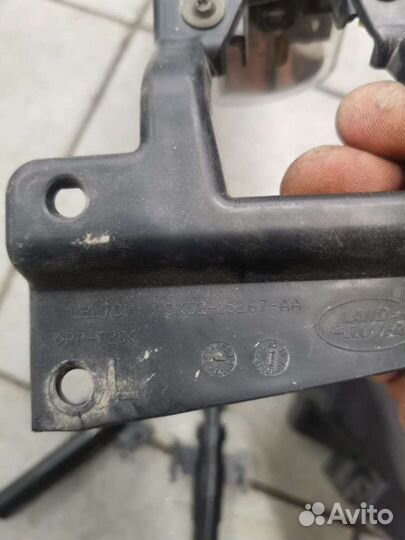 Range rover 4 vogue Птф Кронштейн брызговики