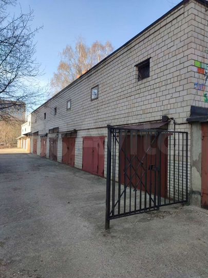 Гараж, > 30 м²