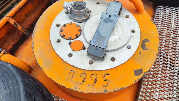 Полуприцеп бензовоз Нефаз 96931-07, 2015