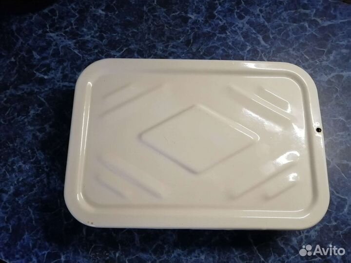 Эмалированный лоток