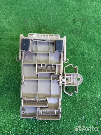 Блок предохранителей Subaru Legacy 2003-2009