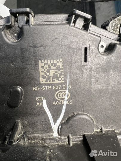 Замок двери передней левой Volkswagen Tiguan