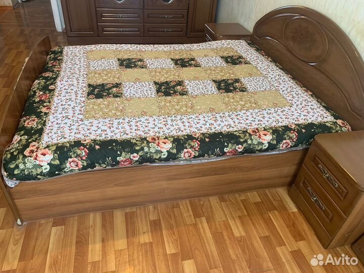 Спальный гарнитур бу