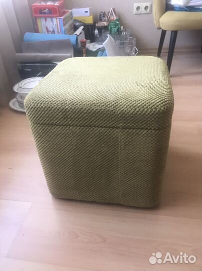Пуфик оливкого нежно -зеленого цвета