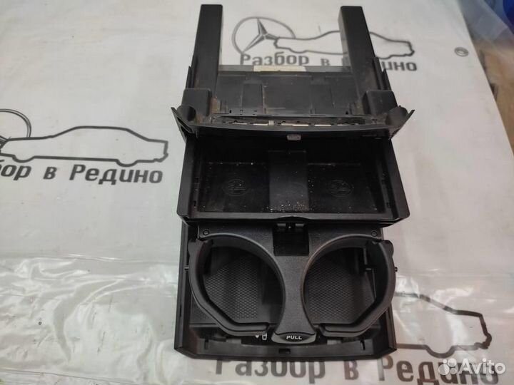 Подстаканник w251 R-class 642.950 2006