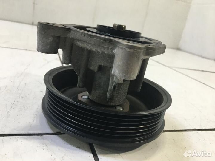 Насос водяной помпа Volkswagen Passat B7