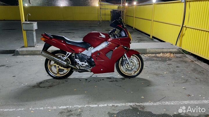 Honda vfr 800