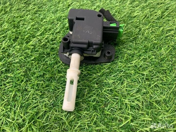 Замок лючка бензобака Audi A6 Allroad C5