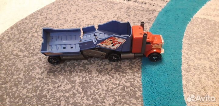 Hot wheels машина
