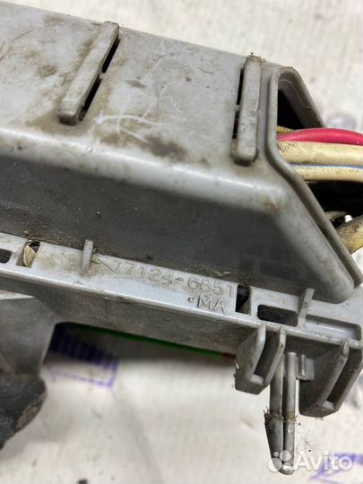 Блок предохранителей под капот Hyundai H100 1995