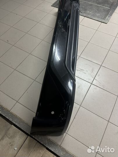 Передняя юбка Executivc на Land Cruser 200