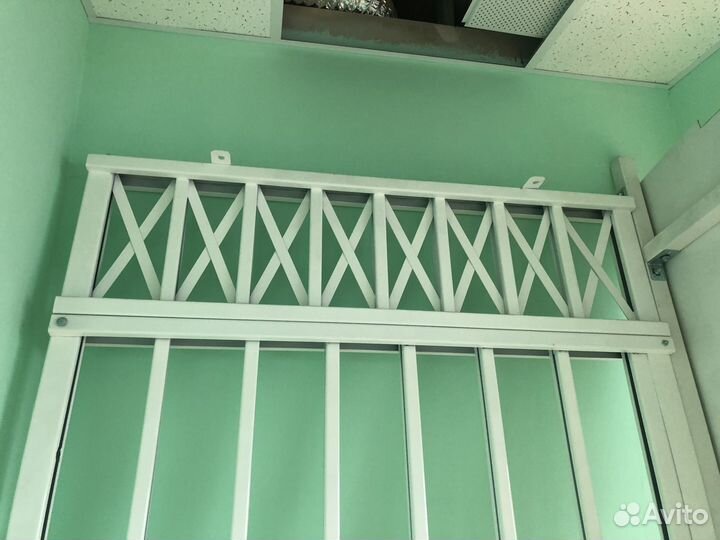 Защитная раздвижная решетка