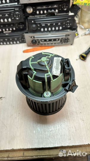 Моторчик печки peugeot 308