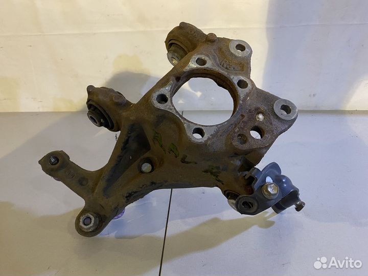 Поворотный кулак задний правый toyota rav4 c50