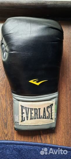 Боксерские перчатки everlast 14 oz
