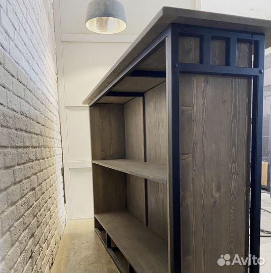 Стойка ресепшн в стиле лофт