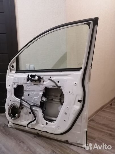 Правая дверь Nissan Qashqai J11 (H0100BM9MA)