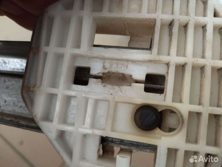 Ручной стеклоподъемник задний левый Accent