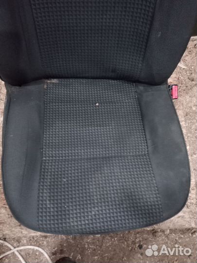 Сиденья передние Renault Logan 2