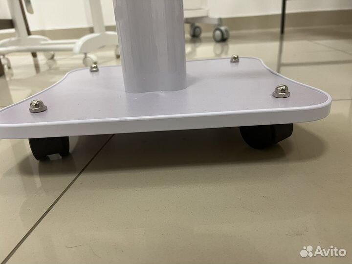 Тележка косметологическая