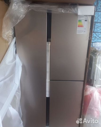 Холодильник Samsung