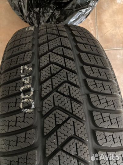 Pirelli WS-2 225/50 R17 94H