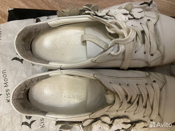 Кроссовки женские 37