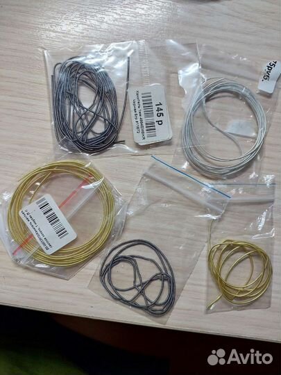 Иглы для брошей, Гребень, канитель, Пайетки