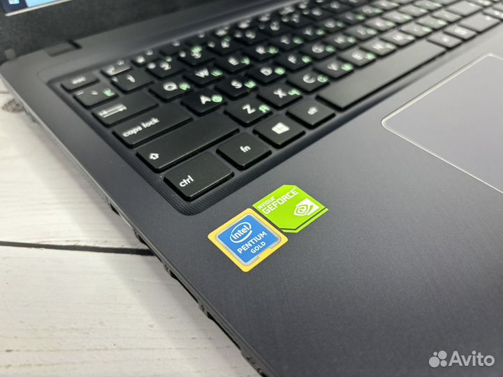 Свежий asus VivoBook MX110/ RAM 20/ SSD 500