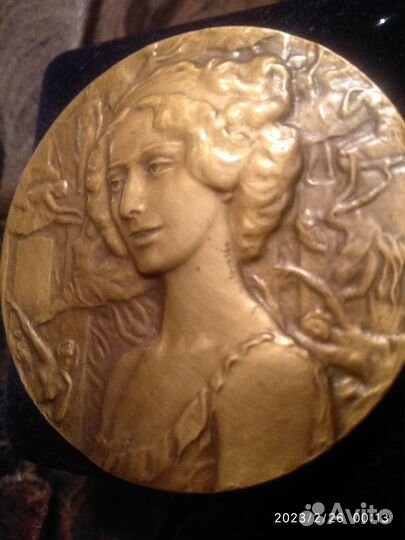 Бронзовые медали-Анна Павлова и Майя Плисецкая