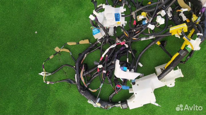 Коса салона Toyota Wish универсал 2zrfae 2010