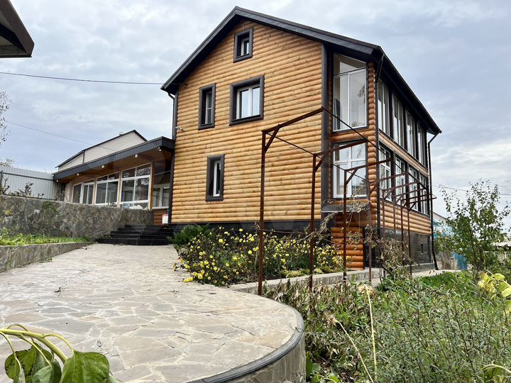 Дом 161,8 м² на участке 9,1 сот.