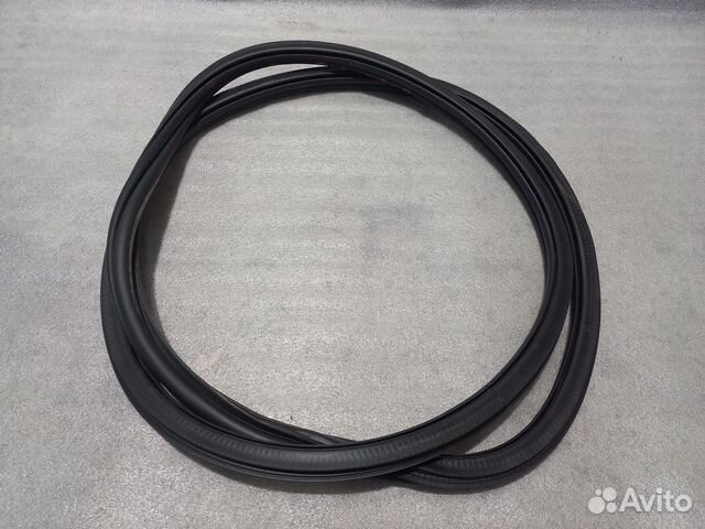 Уплотнитель проема двери задн правый VW Polo 6