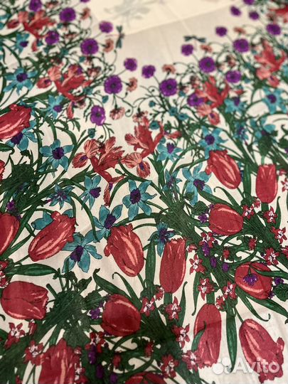 Платок шаль Gucci пудровый в упаковке бренда