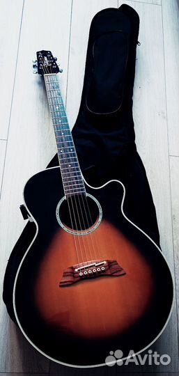 Электроакустическая гитара takamine