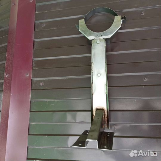 Кронштейн для дымохода опорный регулируемый