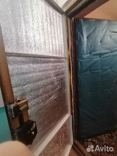 Продам металлическую входную дверь