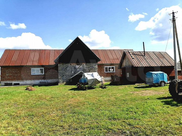 Коттедж 1000 м² на участке 100 сот.